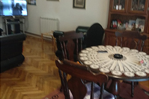 Prizemna kuća sa potkrovljem od 150 kvm u osnovi plus stara kuća do ulice, na placu od 504 kvm.