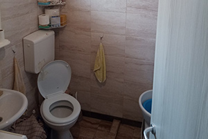 Kuća zidana 2020. godine, od 122 m2 korisne površine. Dve celine pod jednim krovom...
