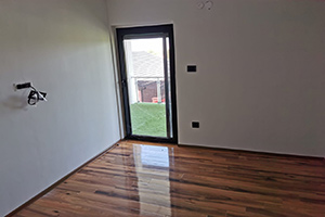 Kuća, IV zona, spratna, površine u osnovi 99kvm sa dve terase, tremom  i bazenom...