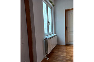 Spratna kuća od 148kvm na Margitskom naselju (Staklenik), na placu od 341 kvm.