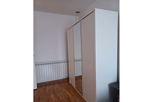 Spratna kuća od 148kvm na Margitskom naselju (Staklenik), na placu od 341 kvm.