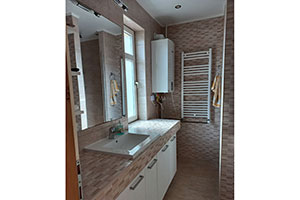 Spratna kuća od 148kvm na Margitskom naselju (Staklenik), na placu od 341 kvm.