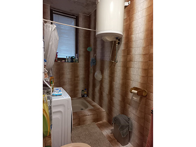 Spratna kuća, III zona, u osnovi 72 m2, na placu od 190m2…
