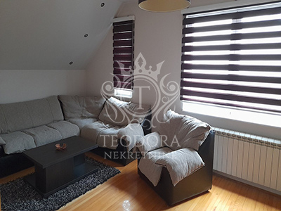 Poslovno stambeni objekat, Margitsko naselje. Stambeni deo je 103m2, poslovni prostor 190m2...