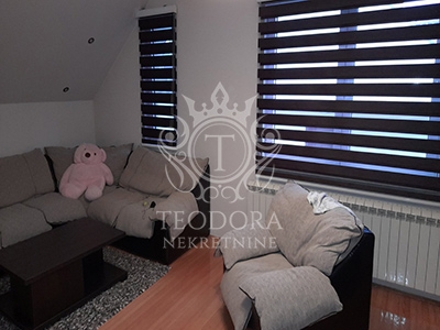 Poslovno stambeni objekat, Margitsko naselje. Stambeni deo je 103m2, poslovni prostor 190m2...