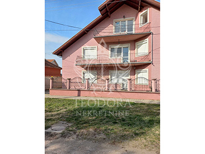 Kuća, IV zona, prizemlje, sprat i potkrovlje, površine u osnovi 98m2 na placu od 565m2. 