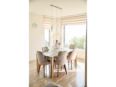 Na prodaju lux kuća površine 200m2 + 100m2 potkrovlje, smeštena na Vršačkom bregu...