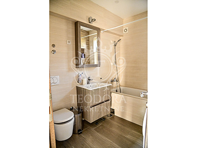 Na prodaju lux kuća površine 200m2 + 100m2 potkrovlje, smeštena na Vršačkom bregu...