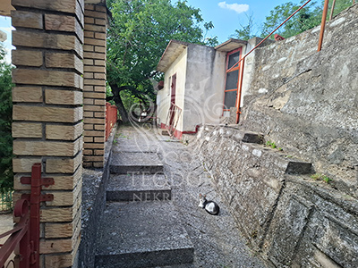 Na prodaju deo vile u površini od 127m2 na vršačkom bregu koja ima veliku istorijsku vrednost.