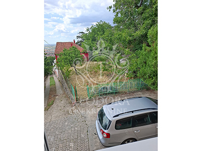 Na prodaju deo vile u površini od 127m2 na vršačkom bregu koja ima veliku istorijsku vrednost.