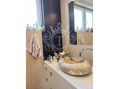 LUX spratna kuća, IV zona, Vršac, površine u osnovi 129m2, sa podrumom i garažom…