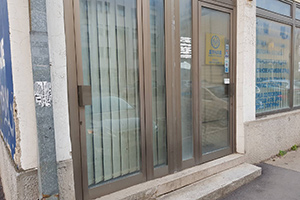 Lokal u centru grada od 75 kvm, u prizemlju stambeno poslovne zgrade...