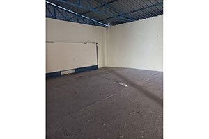 Magacinsko poslovni prostor, IV zona,  od 124m2 sa kancelarijama od 41m2 na zemljištu površine 308 m2.