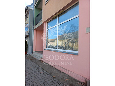 Poslovni prostor, II zona, 226m2, na dve etaže (prizemlje i podrum).