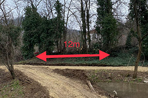 Plac, III zona, na odličnoj lokaciji,  gradjevinska zona sa kompletnom infrastrukturom do placa. Nalazi se do puta.