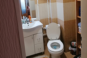 Stan u Plandištu, centar, dvosoban, 60 kvm, renoviran, dvostrano orijentisan, IV sprat. Cena 35.000 e.